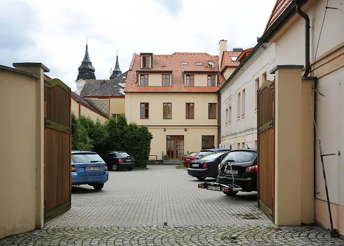 Pansky Dum 4* ロジュミタール・ポト・トジェムシーネム