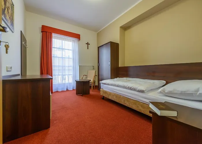 Pansky Dum ゲストハウス ロジュミタール・ポト・トジェムシーネム