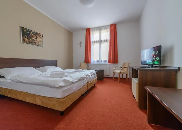 Pansky Dum ゲストハウス 4*