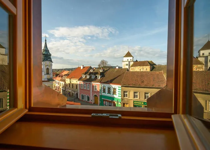 Pansky Dum ゲストハウス ロジュミタール・ポト・トジェムシーネム